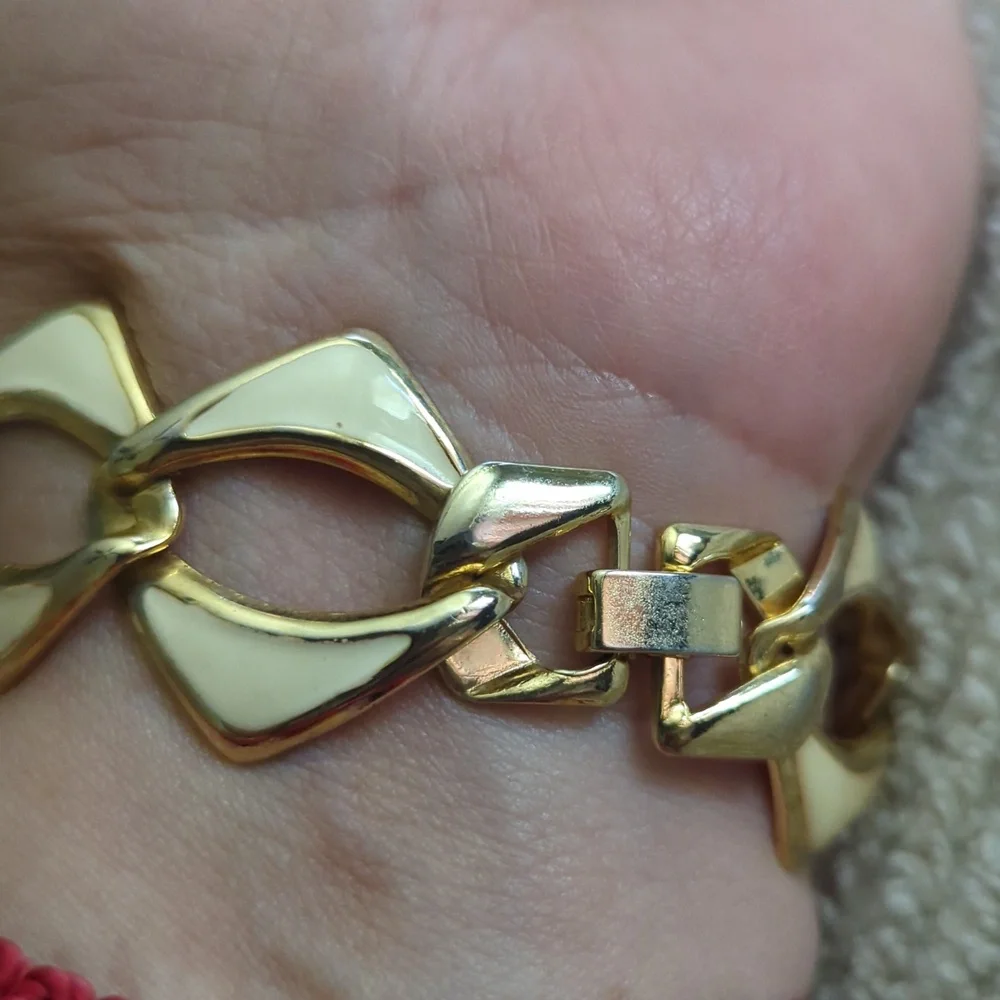 ~ Bracelet - Picture 4 of 8